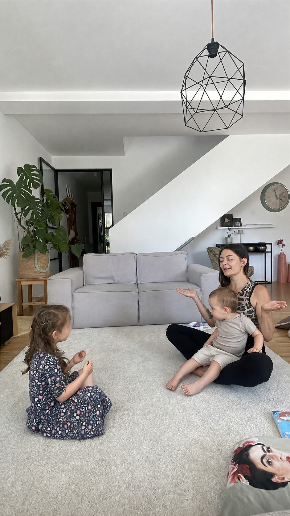Kinder beim Yoga – Bewegung und Entspannung im Alltag der Kindertagespflege Eisingen